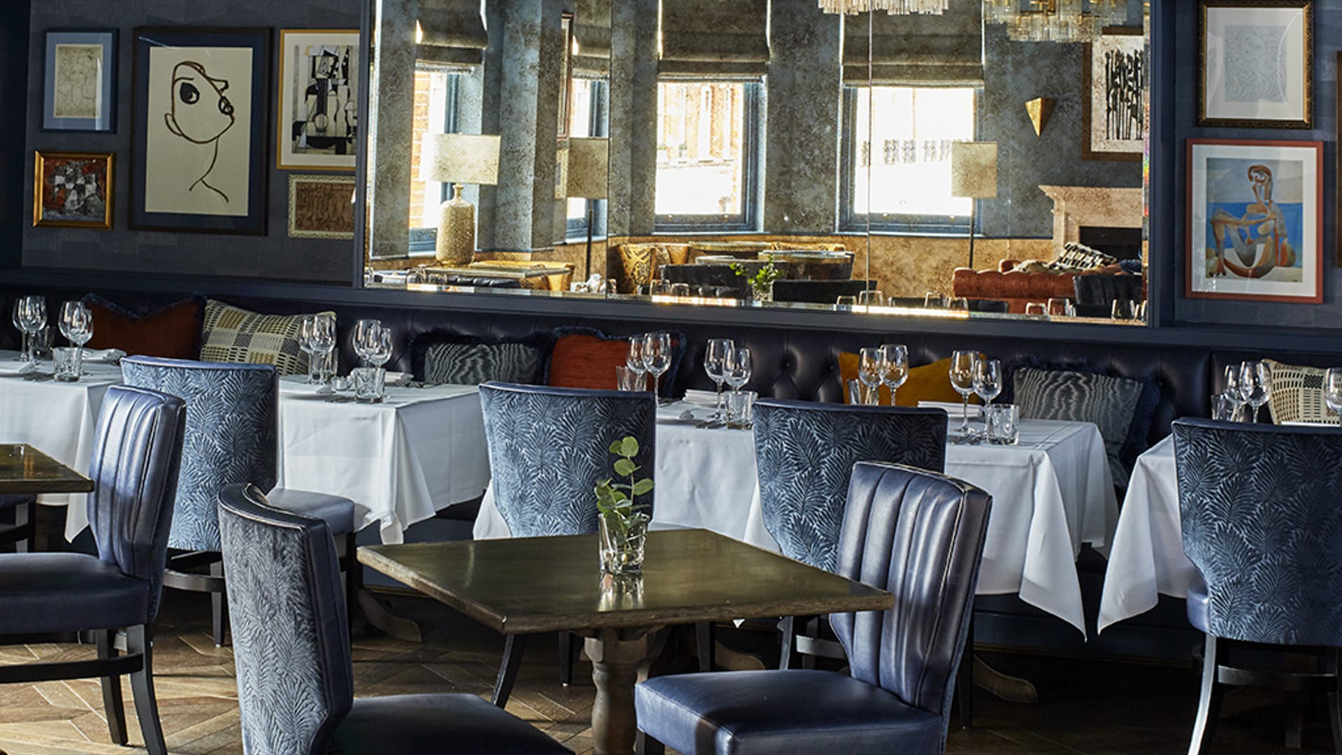 The Club Room - 2iitcf5tpt4.jpg