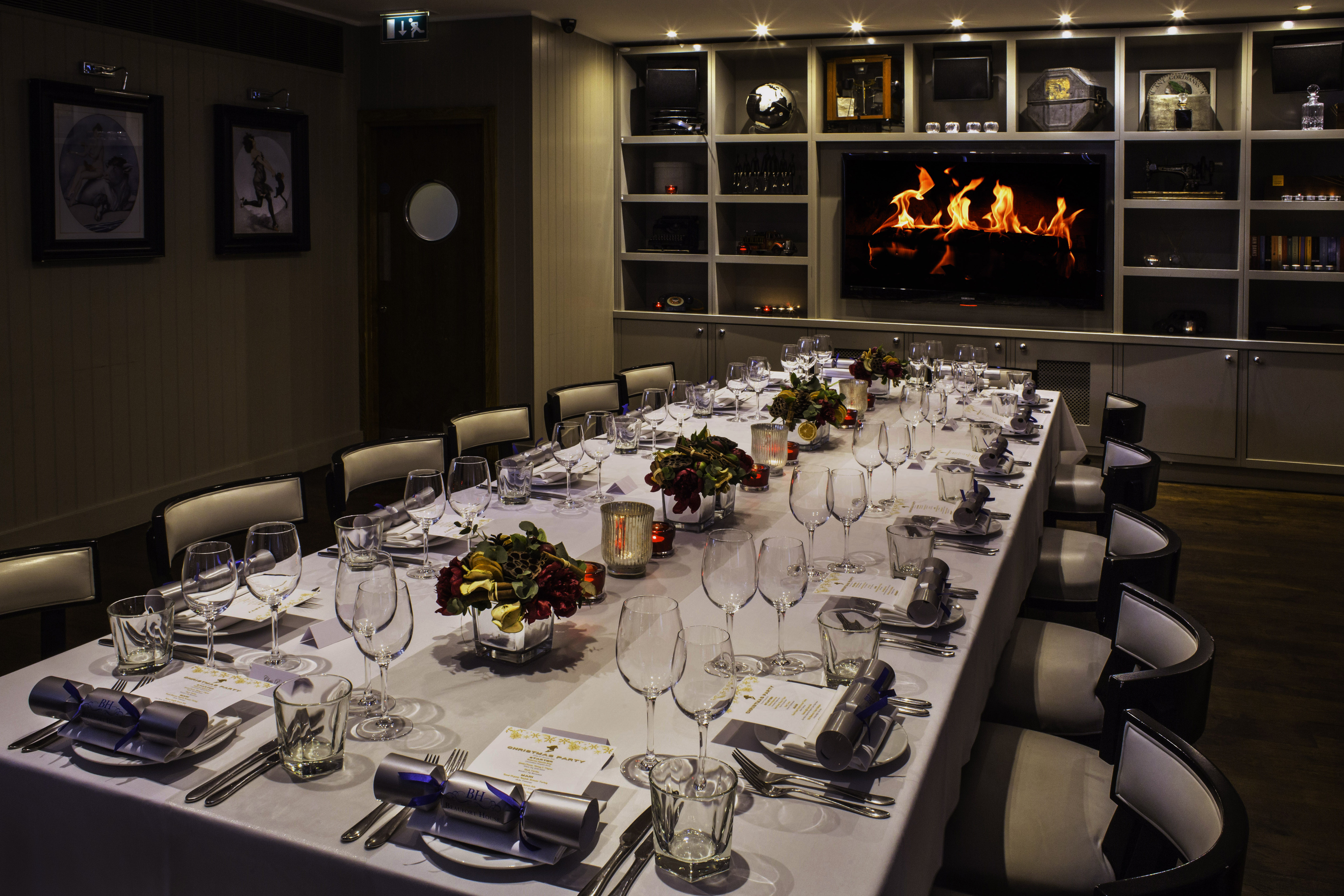 Private dining room at Albert's, elegant table setup for corporate dinners and exclusive events.