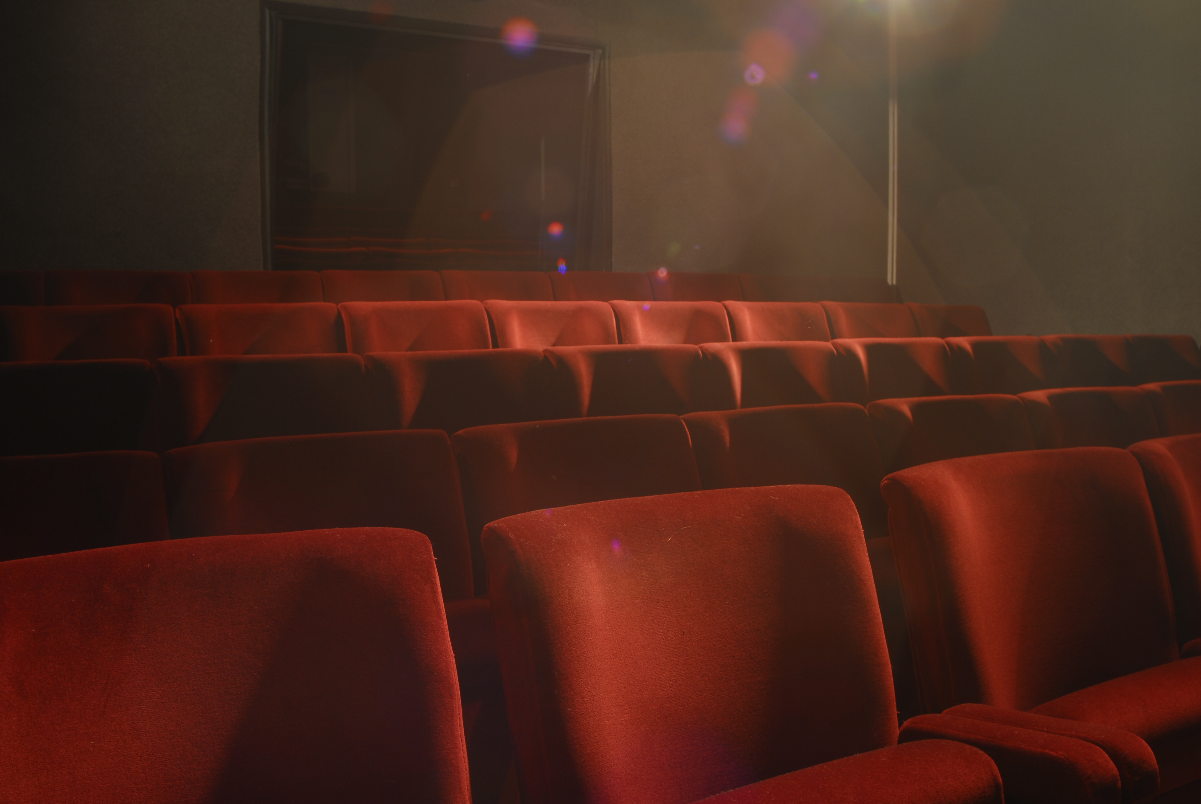 Cinema 2 - bcs4gbnhrmk.JPG