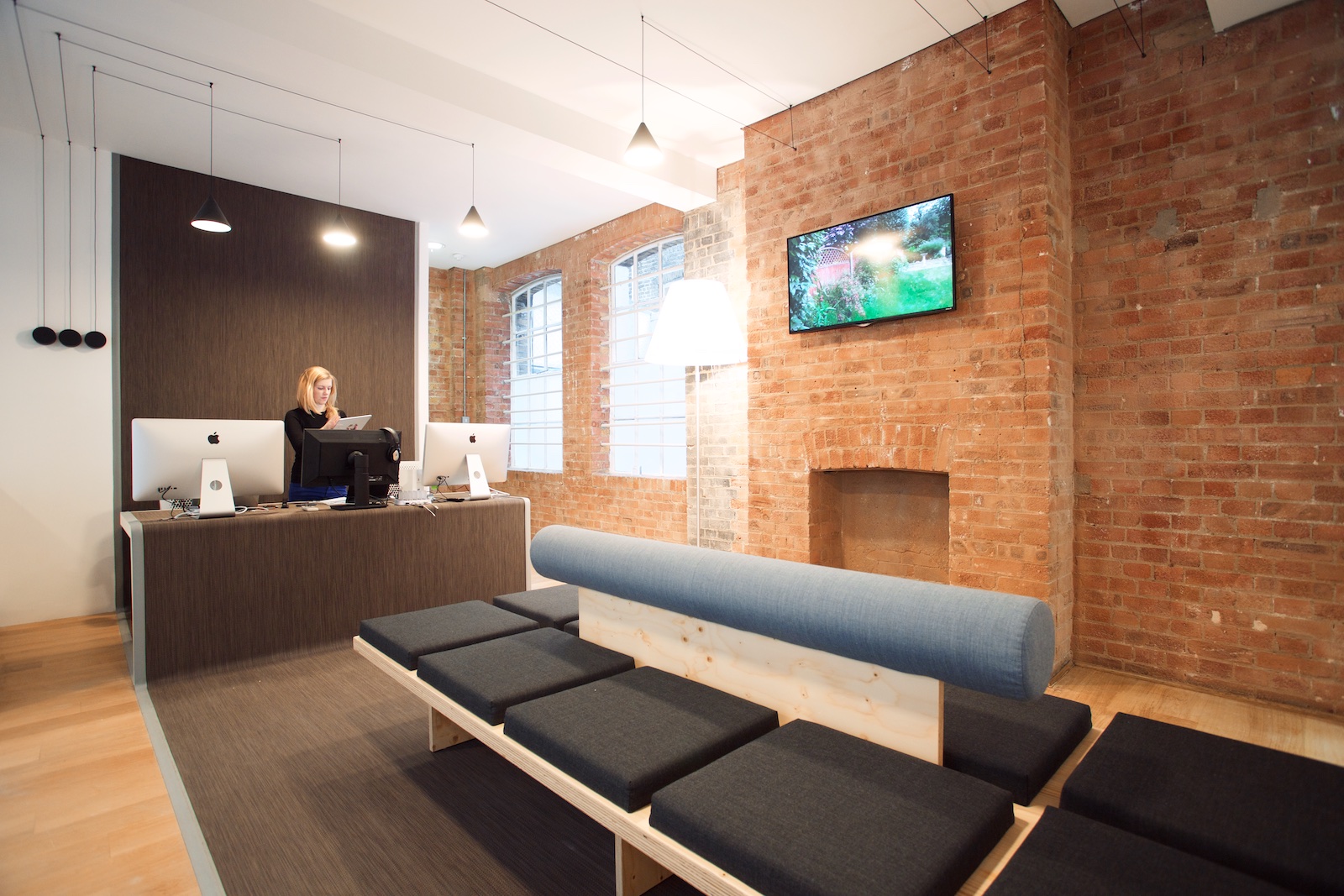 Modern reception area in Sutherland Labs, ideal for networking and events.