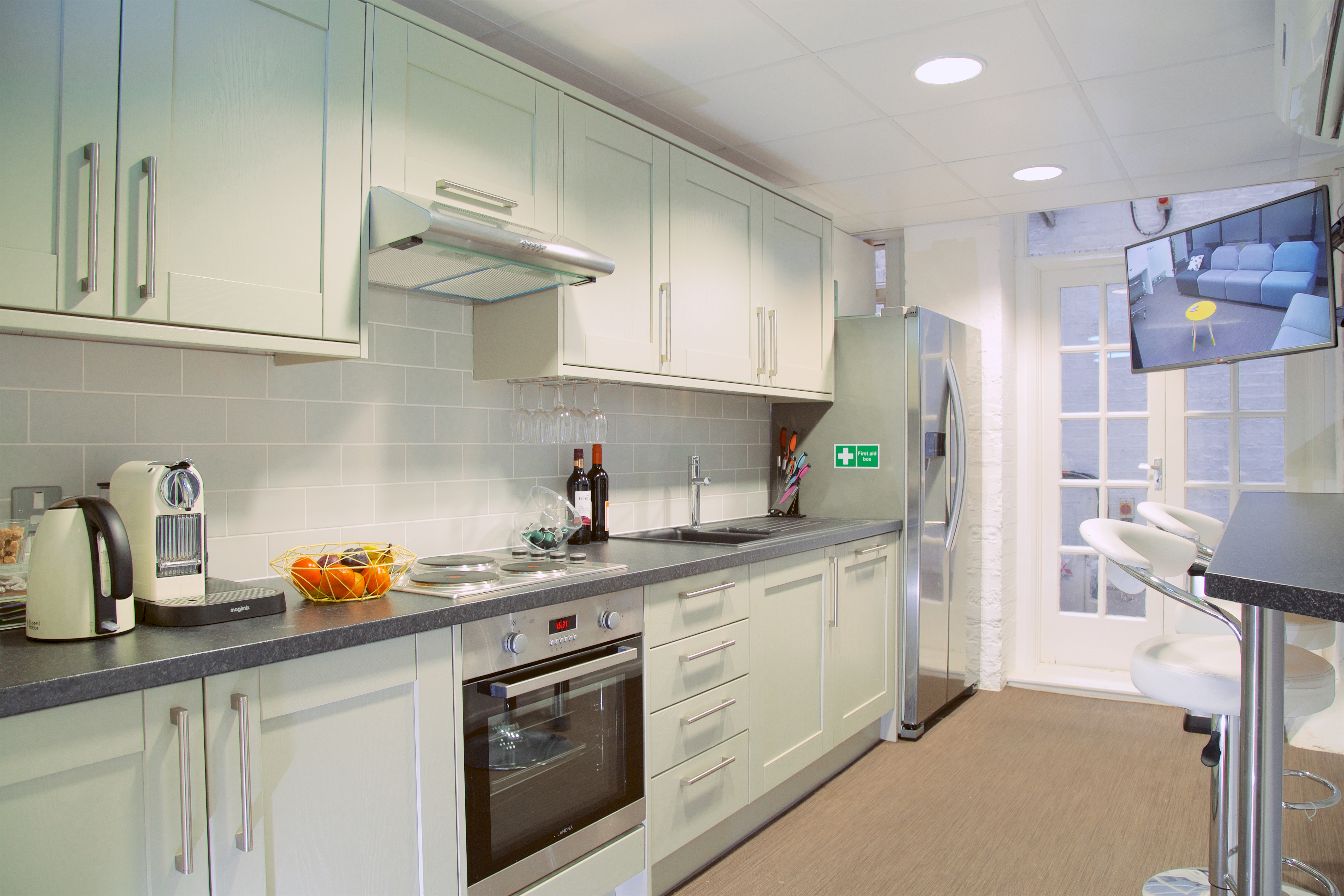 The Basement - i25gwzuvgns.jpg