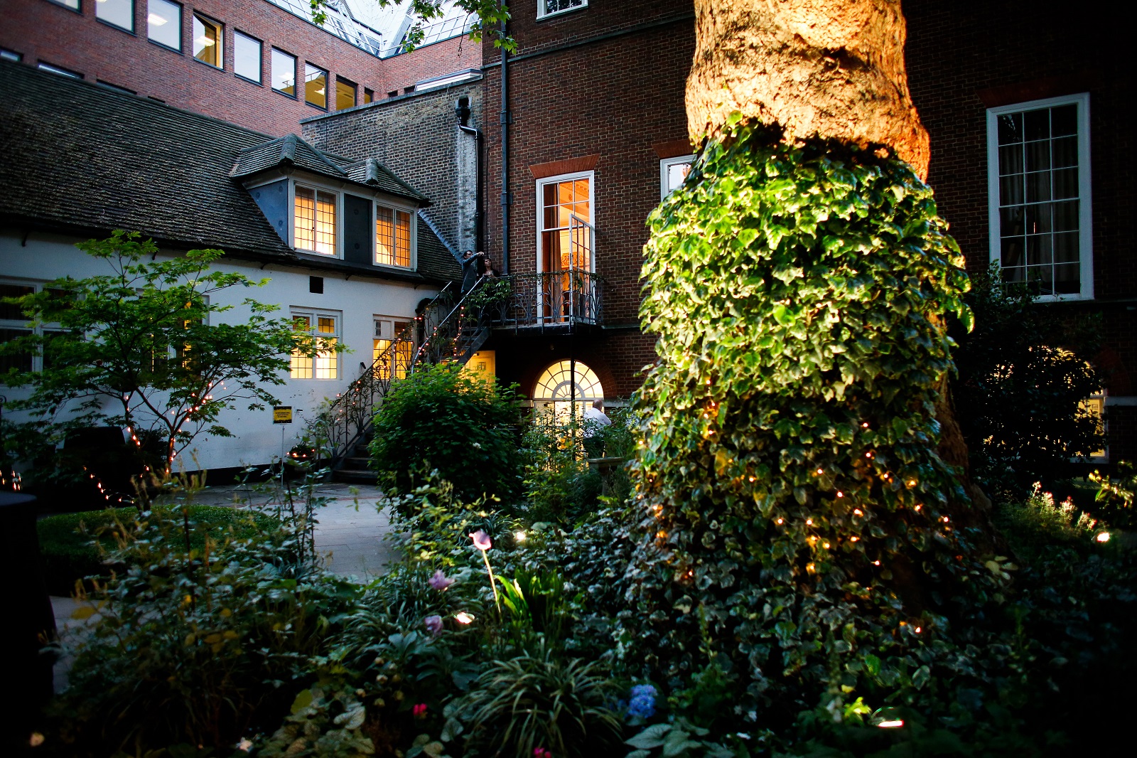 The City Garden - hm0ivow4hb5.jpg