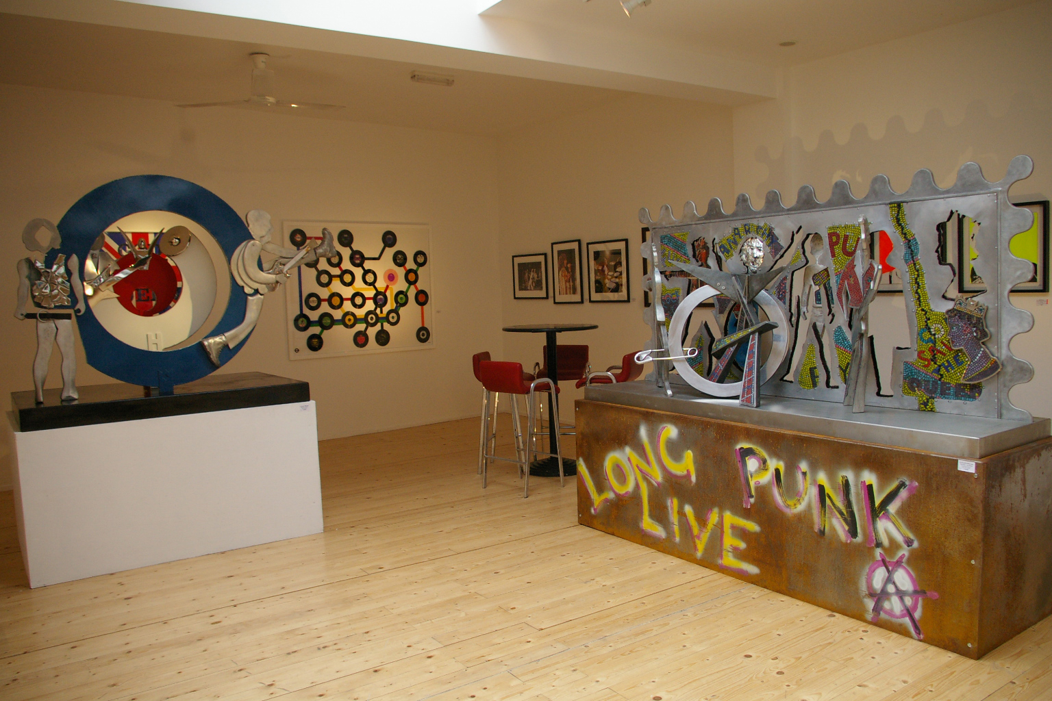 Vibrant art space with eclectic sculptures, ideal for creative events and exhibitions.