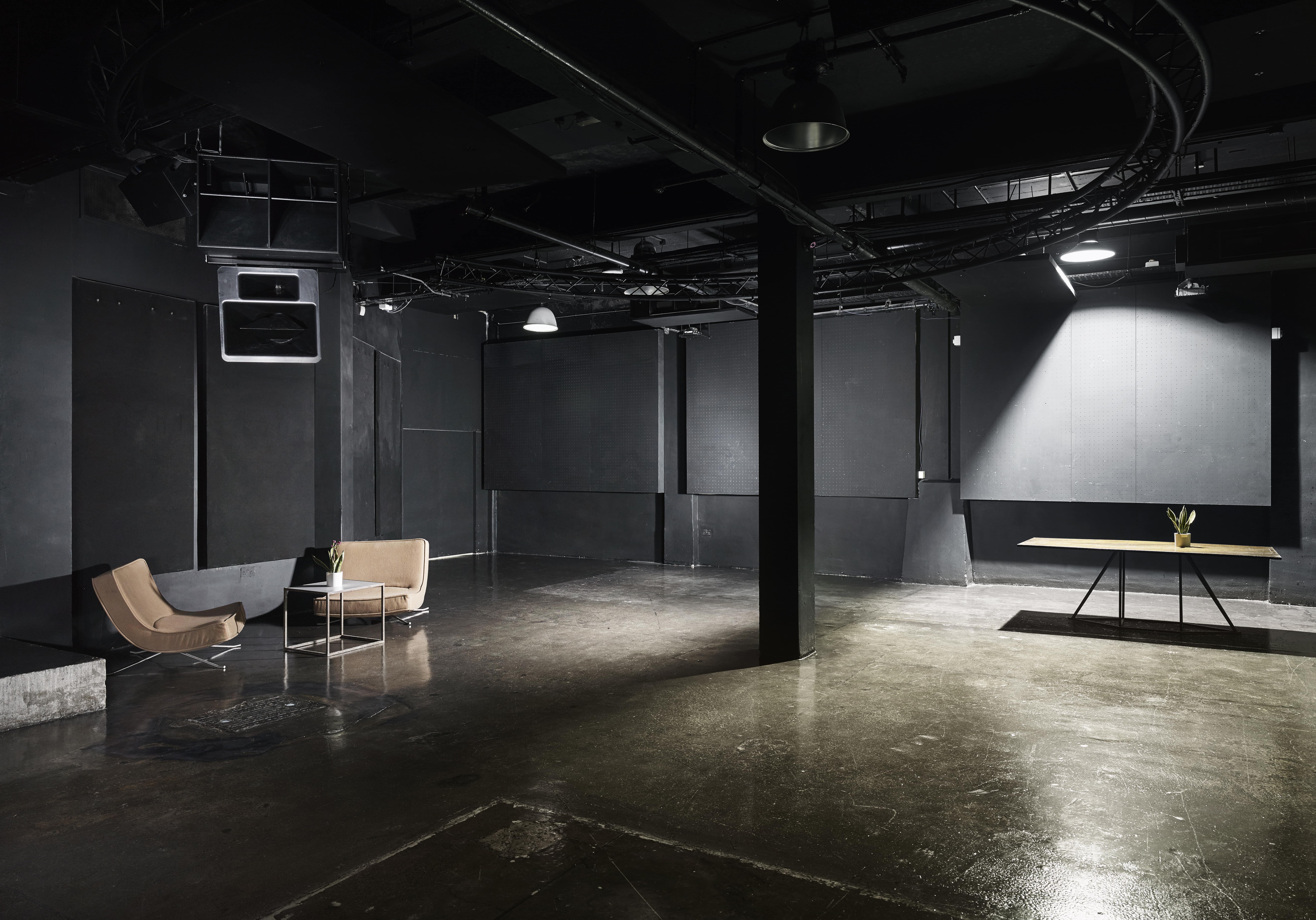 Whole Venue - zcw4npwsitt.jpg