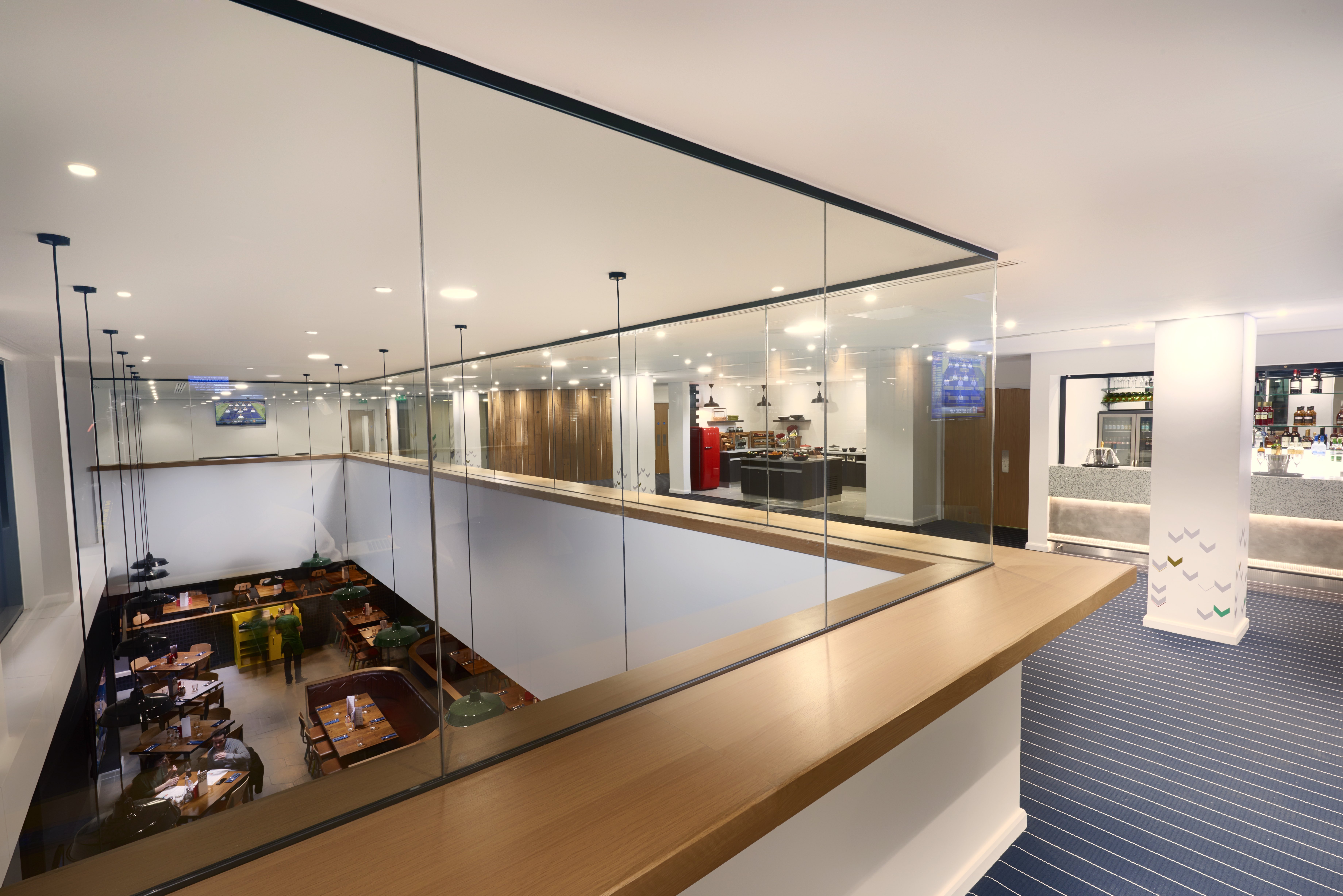 Modern Players Lounge at Hotel Football, ideal for networking events and meetings.