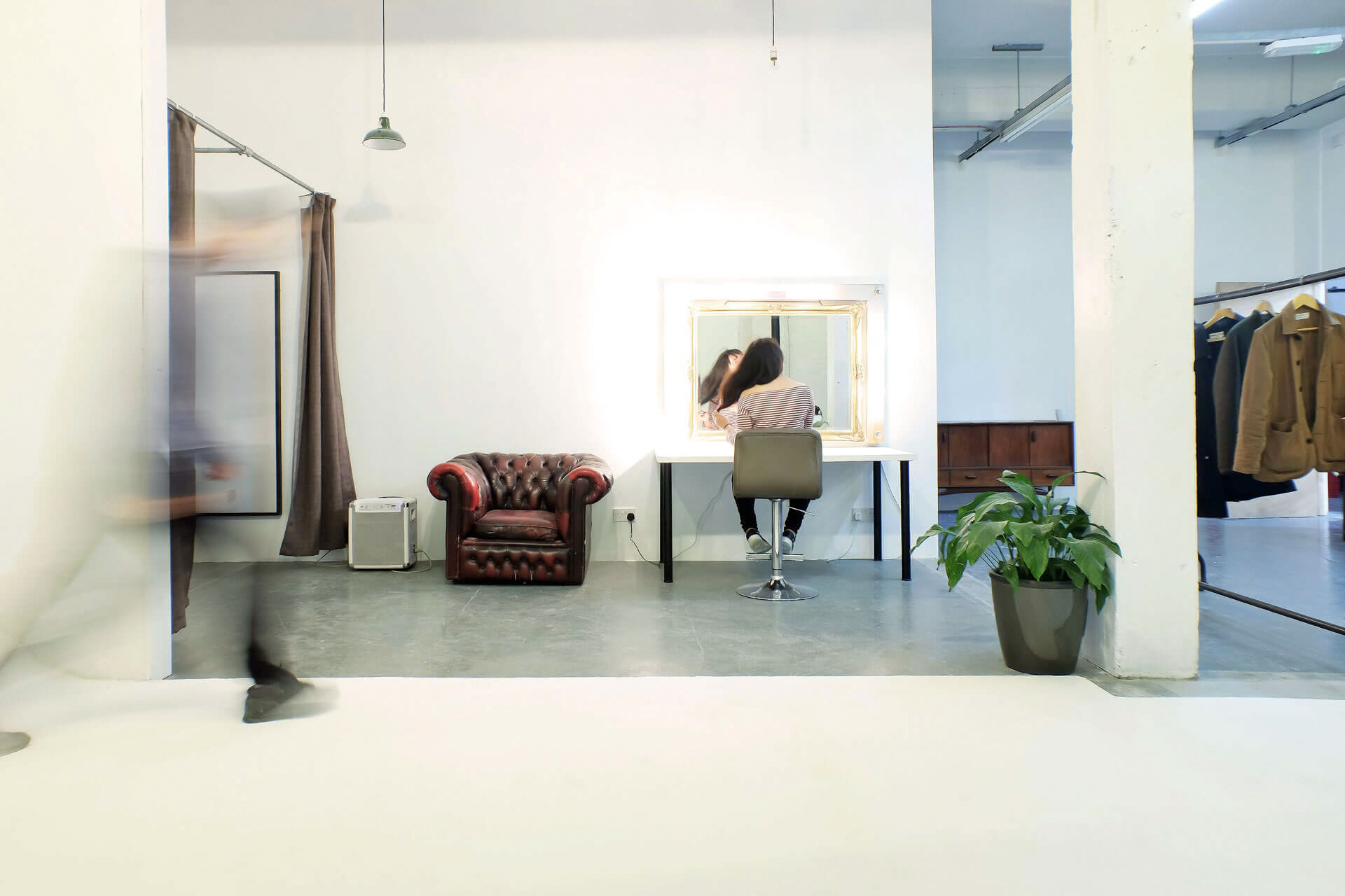 Modern minimalist workspace in Mowlem Studios for meetings and events.