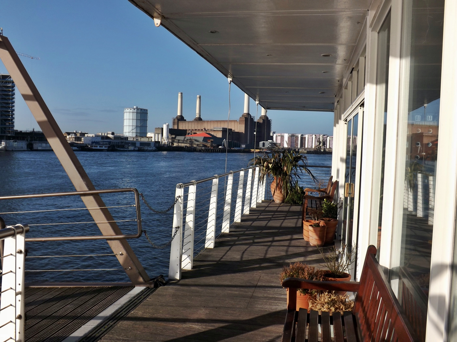 Pavilion & Edgson room - i1o4z14esvm.JPG