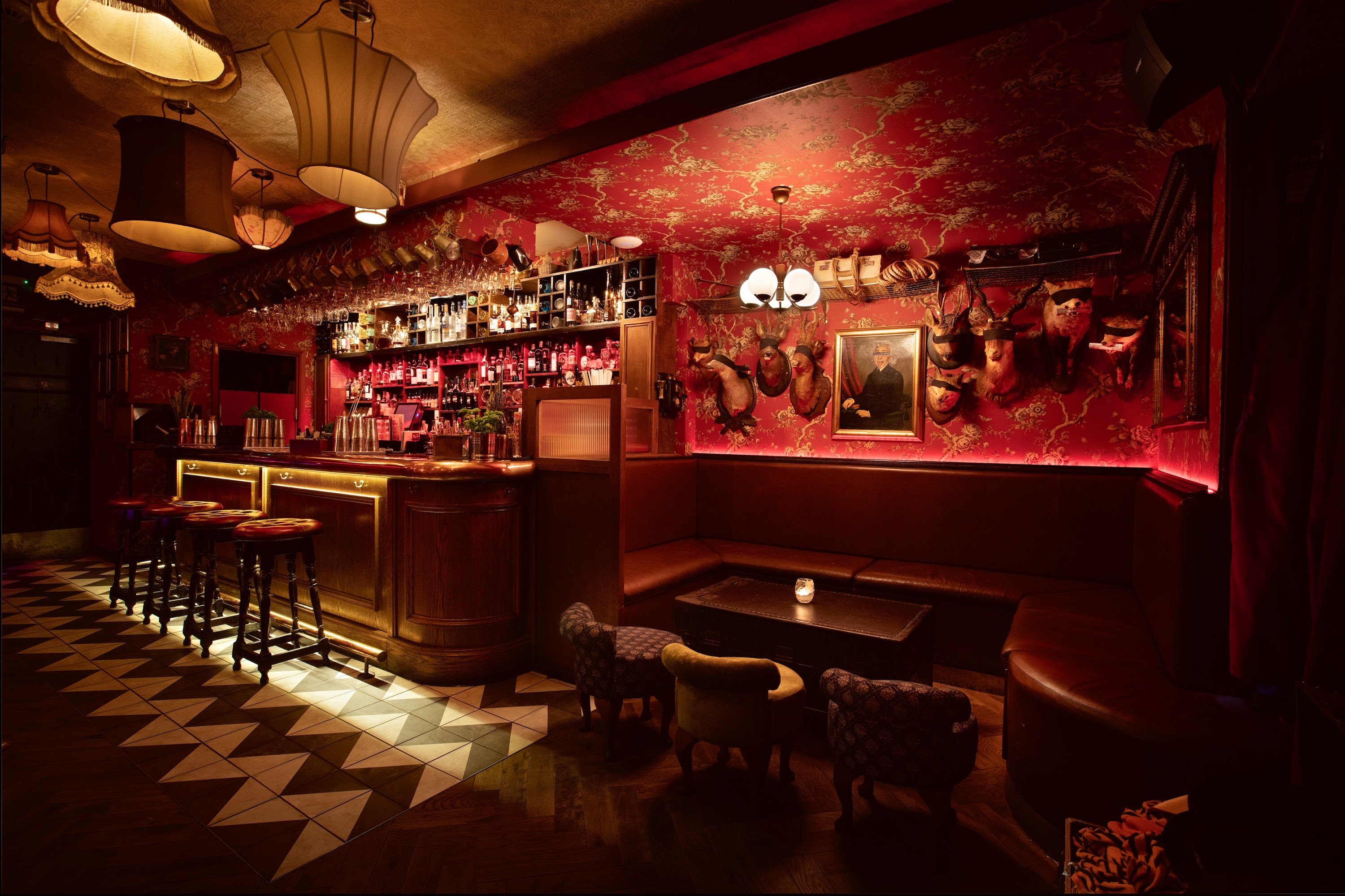 Stylish bar venue with rich decor, ideal for cocktail receptions and private events.