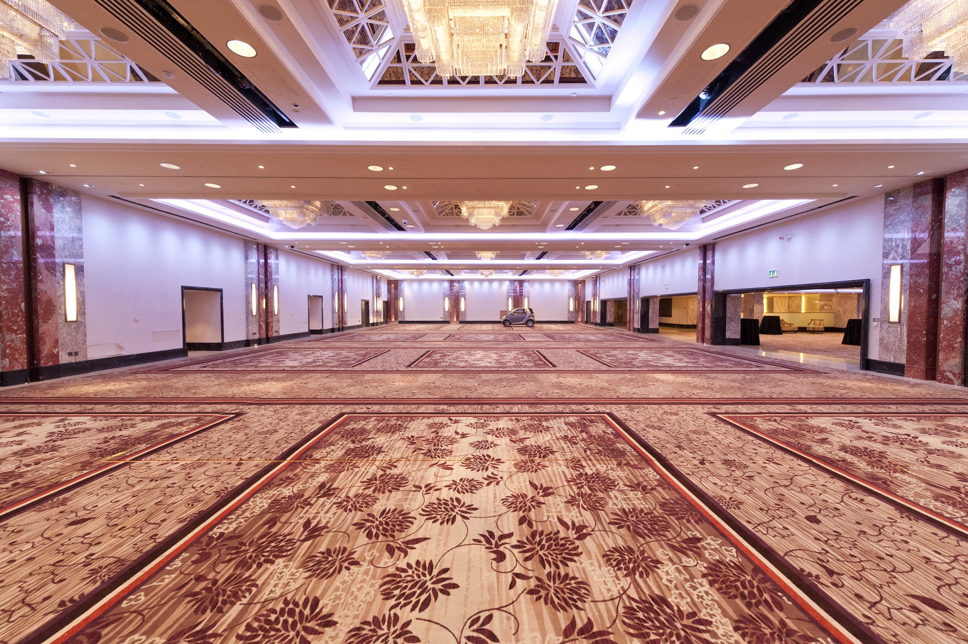 Nine Kings Suite - oehotksct15.jpg