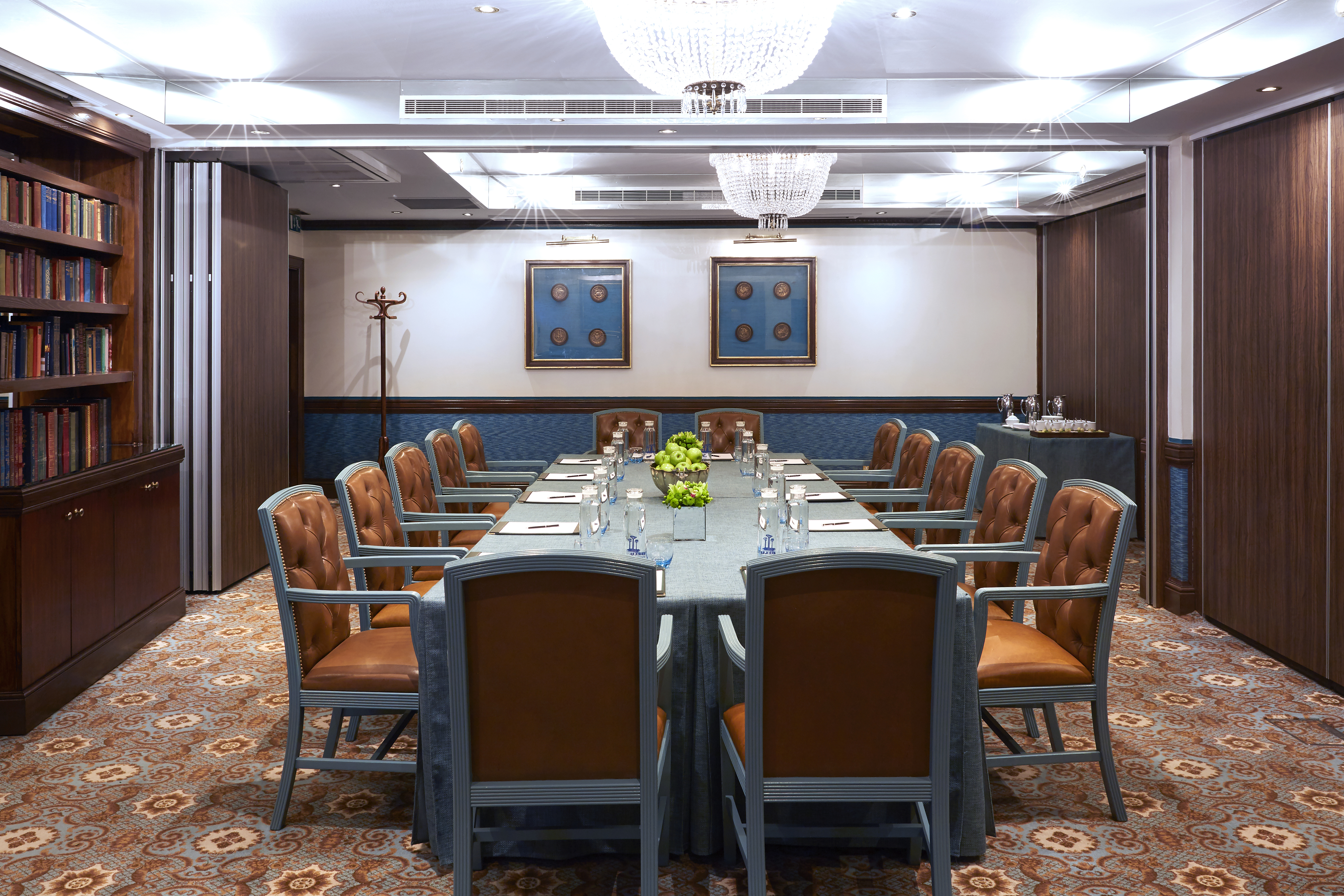 Van Dyke Room at The Rubens: elegant meeting space with natural light for professional events.