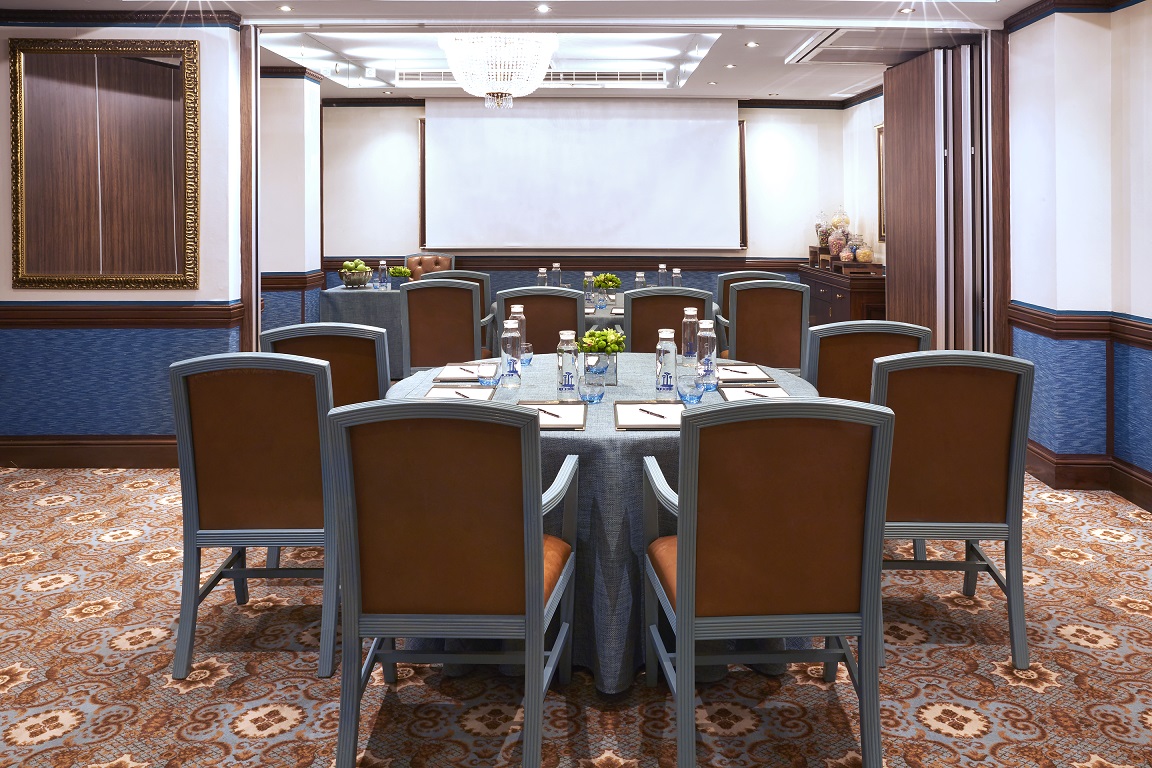 Van Gogh Room at The Rubens: elegant meeting space for corporate workshops and events.