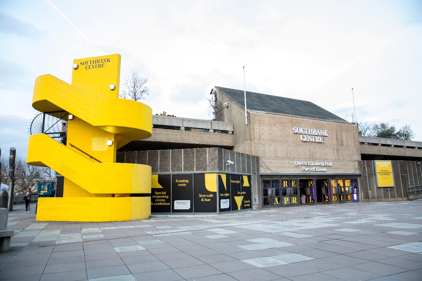 Queen Elizabeth Hall Foyer - oqlvlq4ysb3.jpg