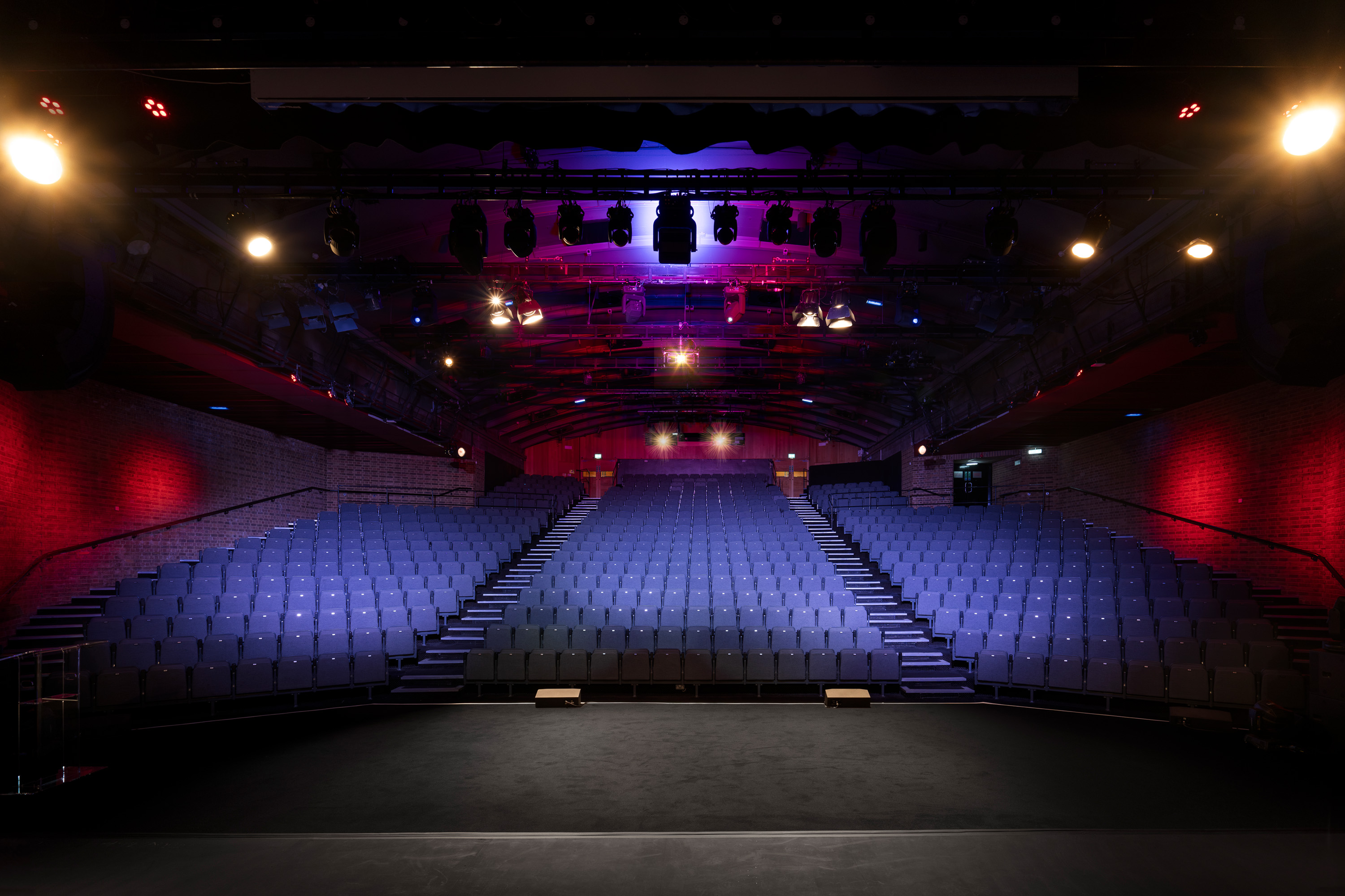 Auditorium - 4mihkq2akis.jpg