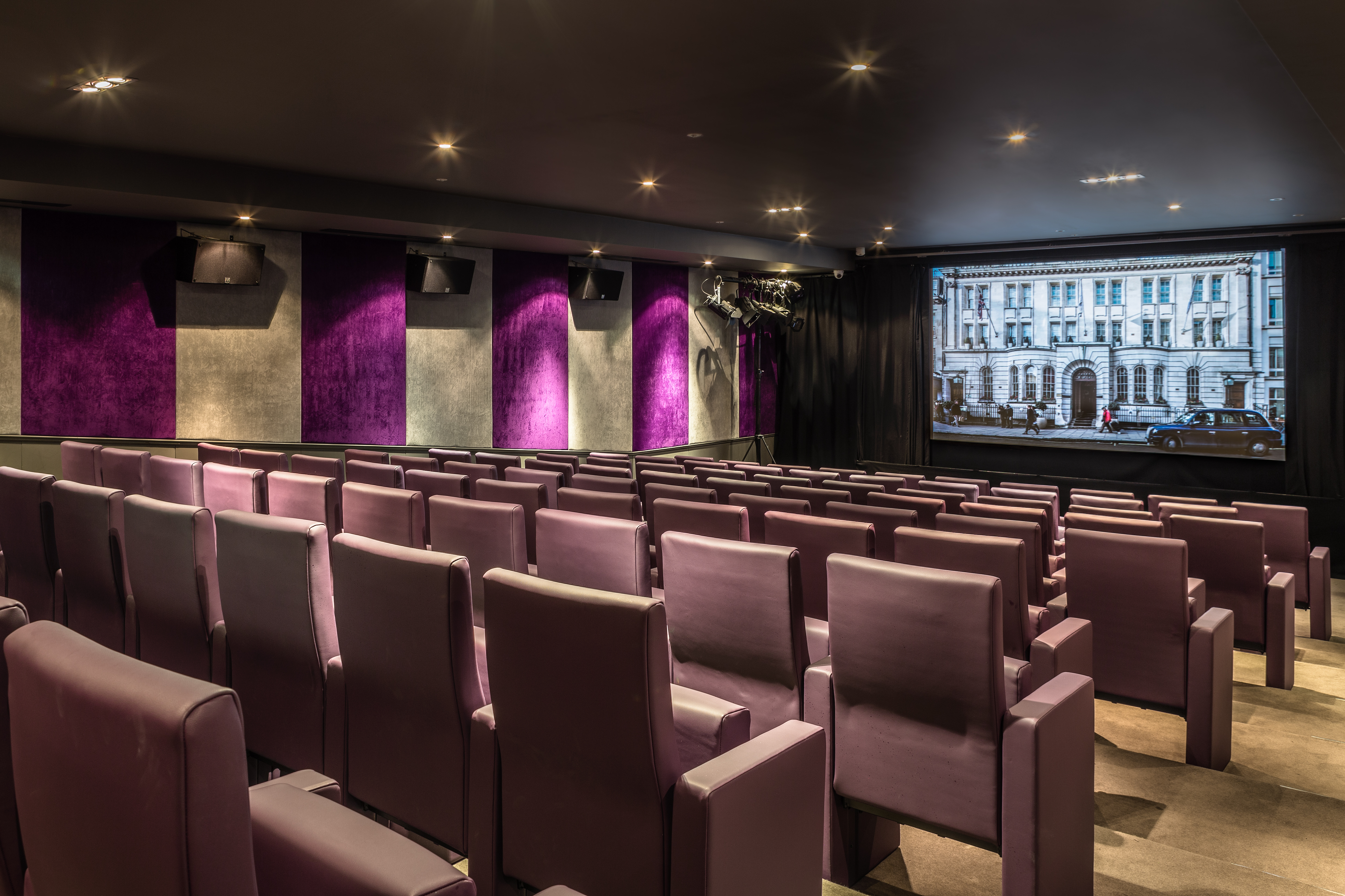 Private cinema - zcdyh2qwbo3.jpg