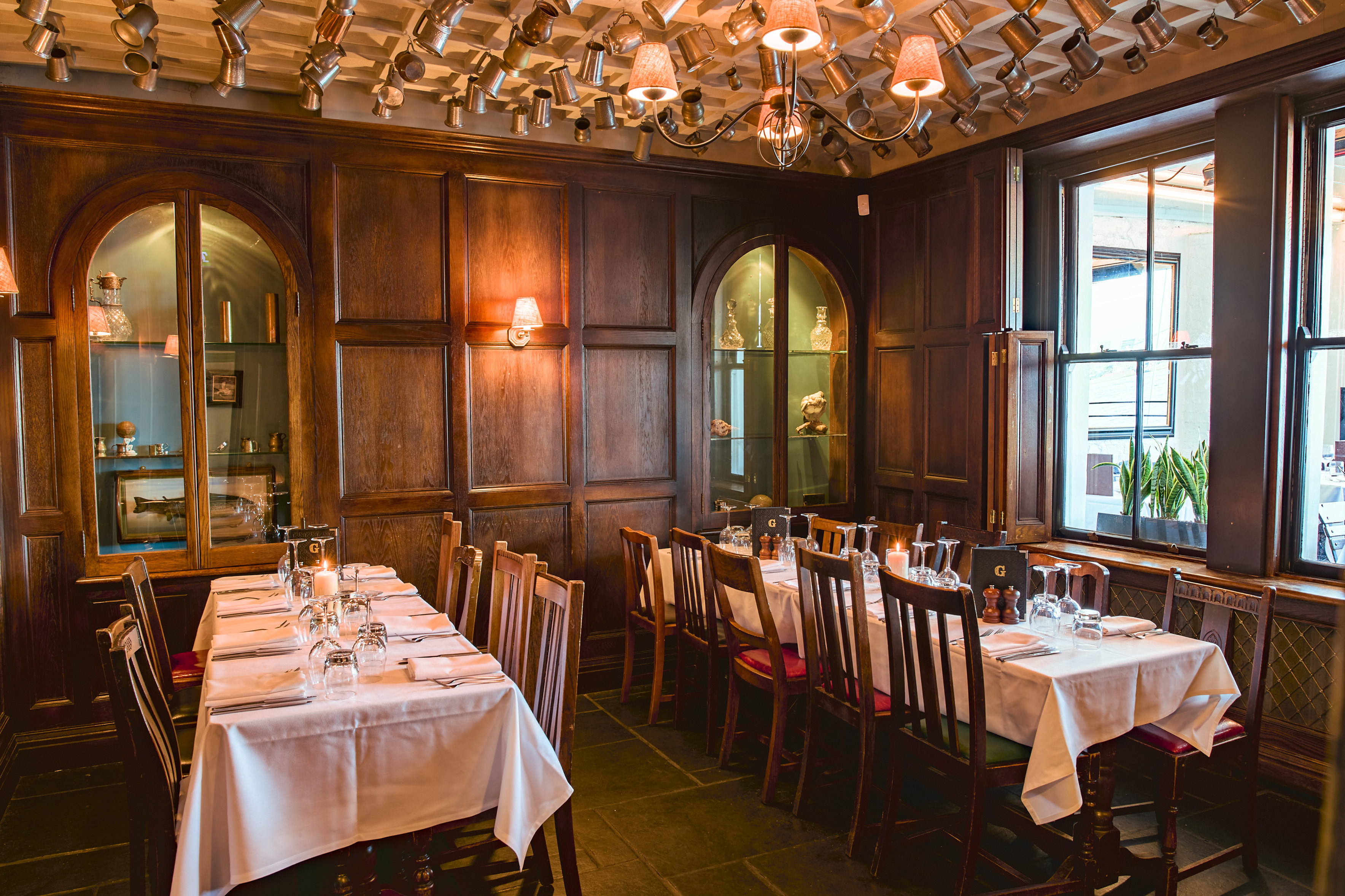 Elegant dining space in The Cabin Room, perfect for corporate dinners and intimate gatherings.
