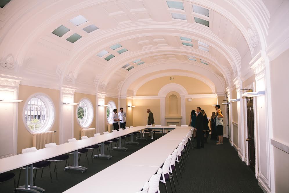 Mandela meeting room with arched ceiling, ideal for seminars and corporate events.