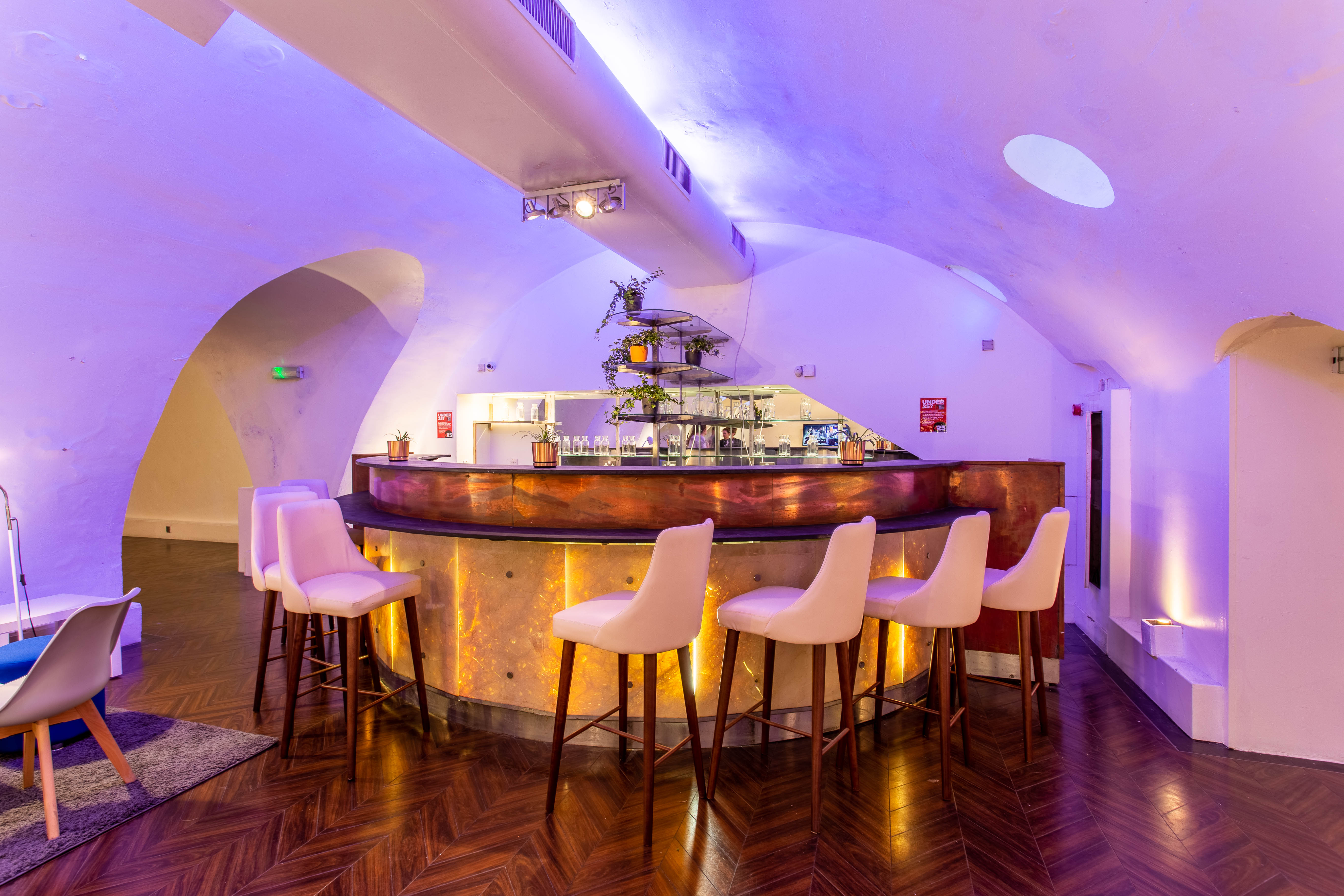 Gallery Room - 1f433tfwyzo.jpg