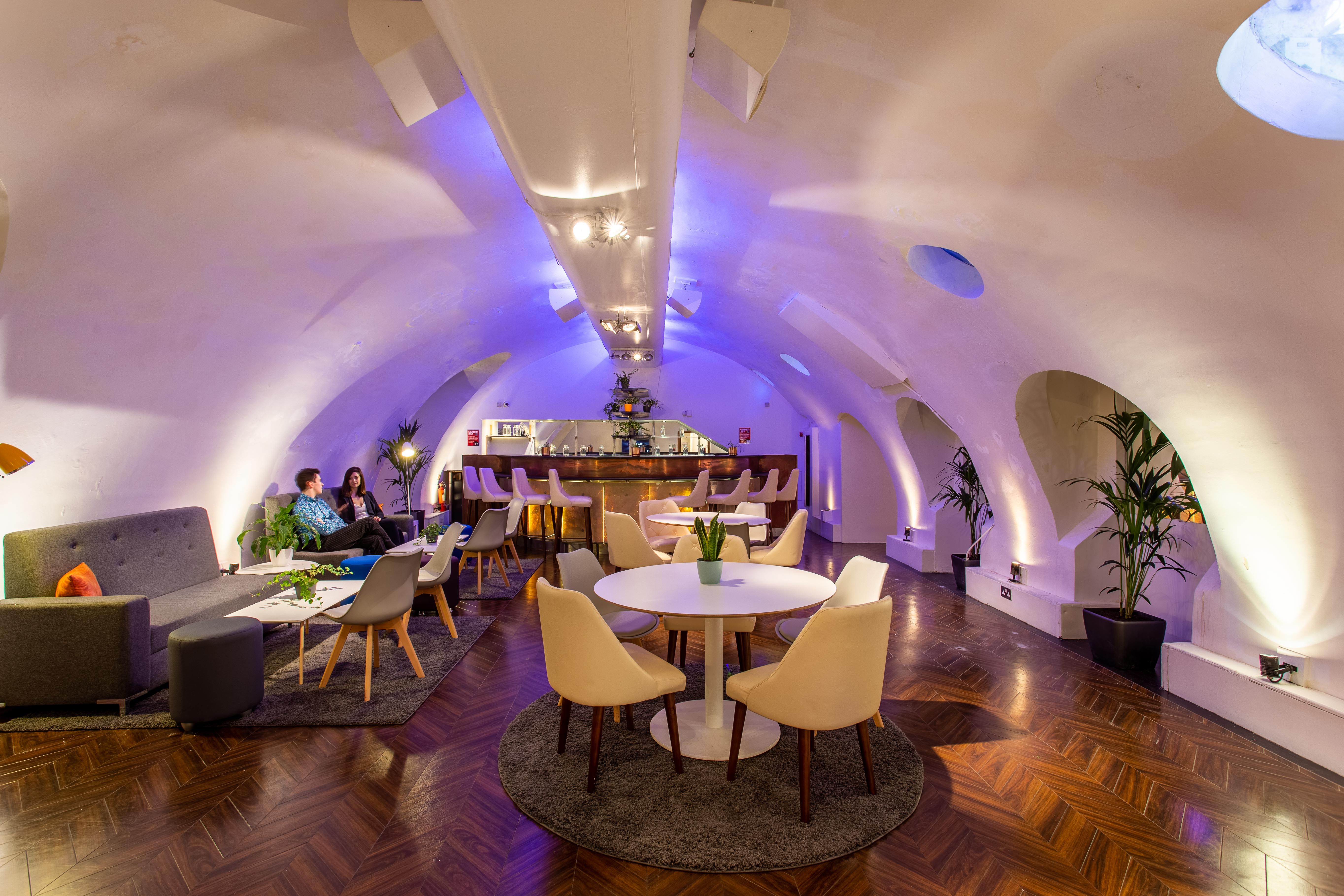 Gallery Room - lknbtde4wyd.jpg