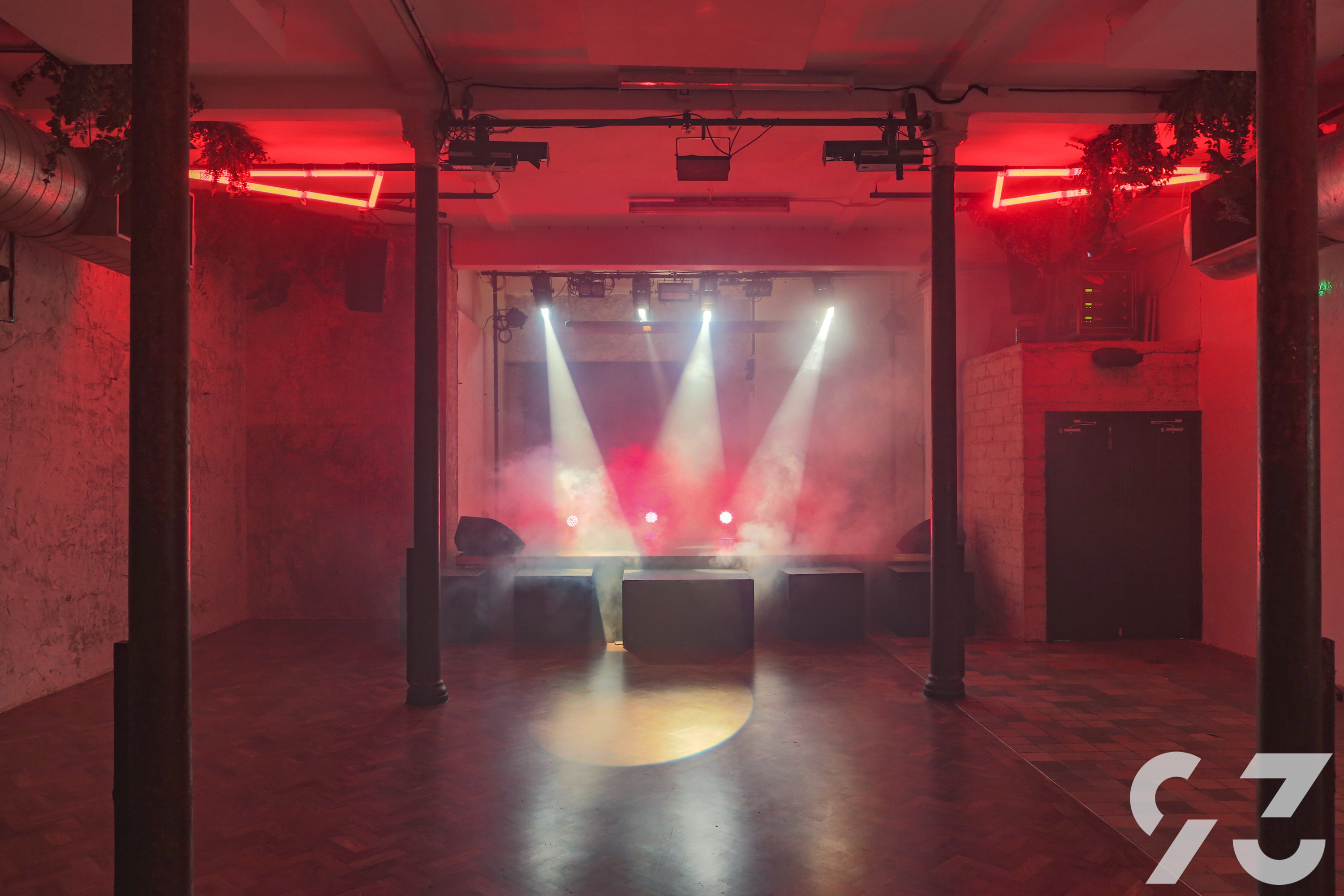 Whole Venue - vkygxkymhzz.jpg