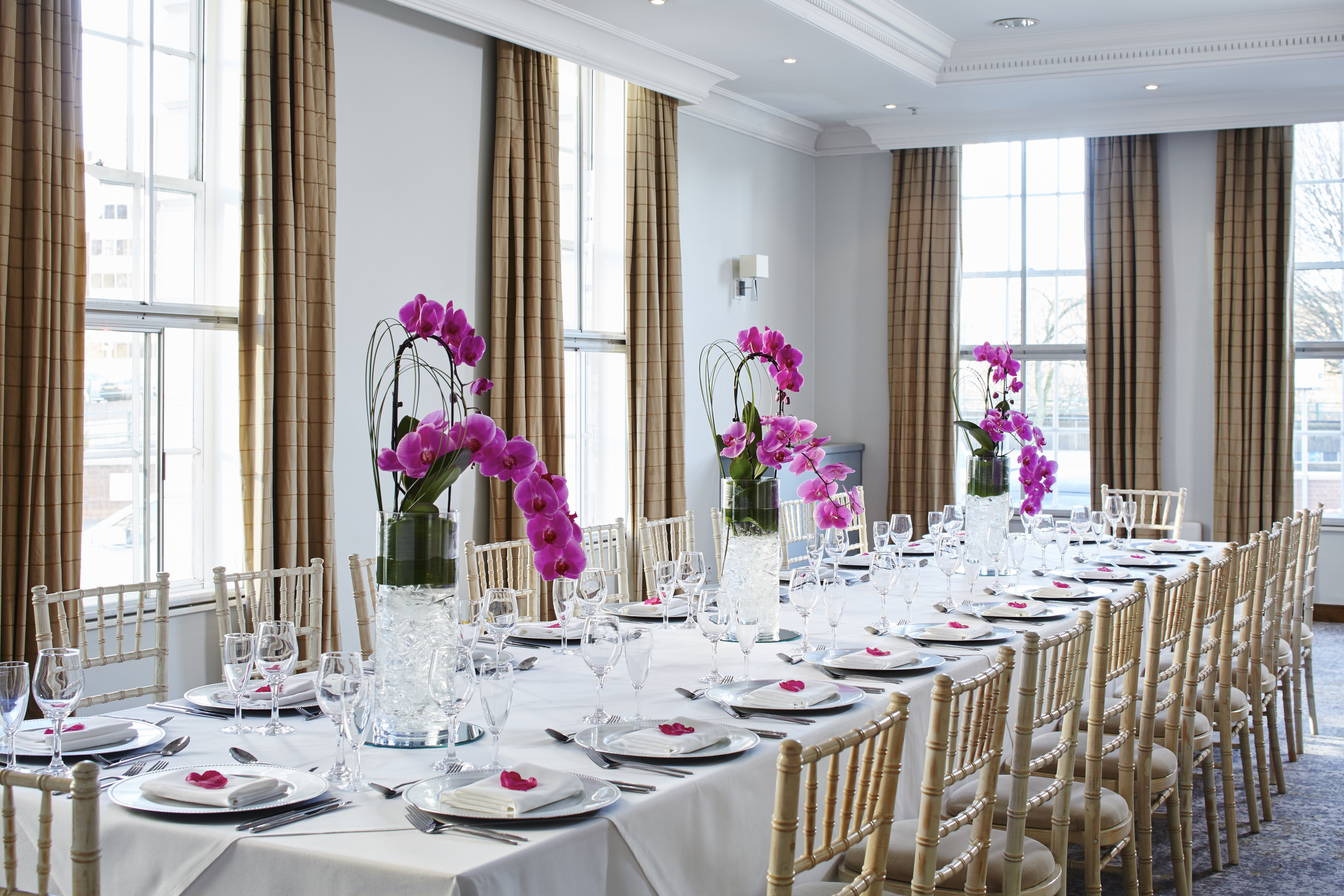 Birmingham Marriott Hotel - image 1