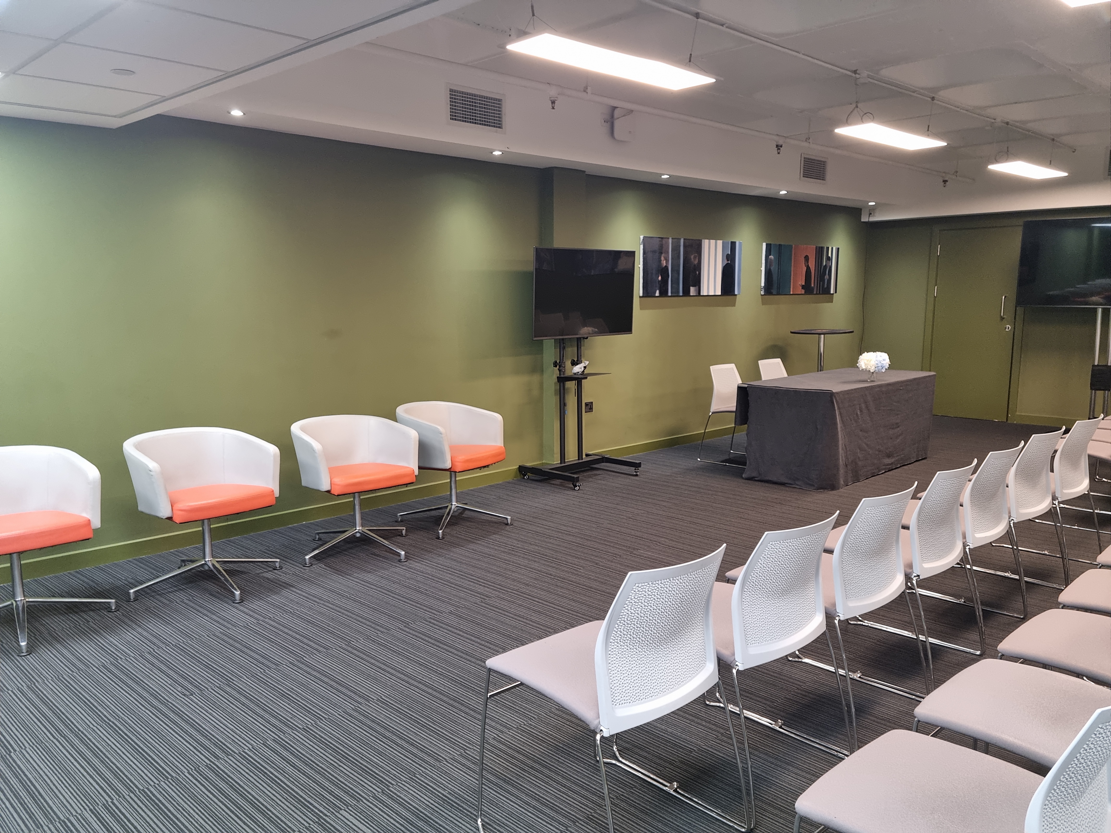 Modern meeting space at Executive Centre, ideal for presentations and collaboration.