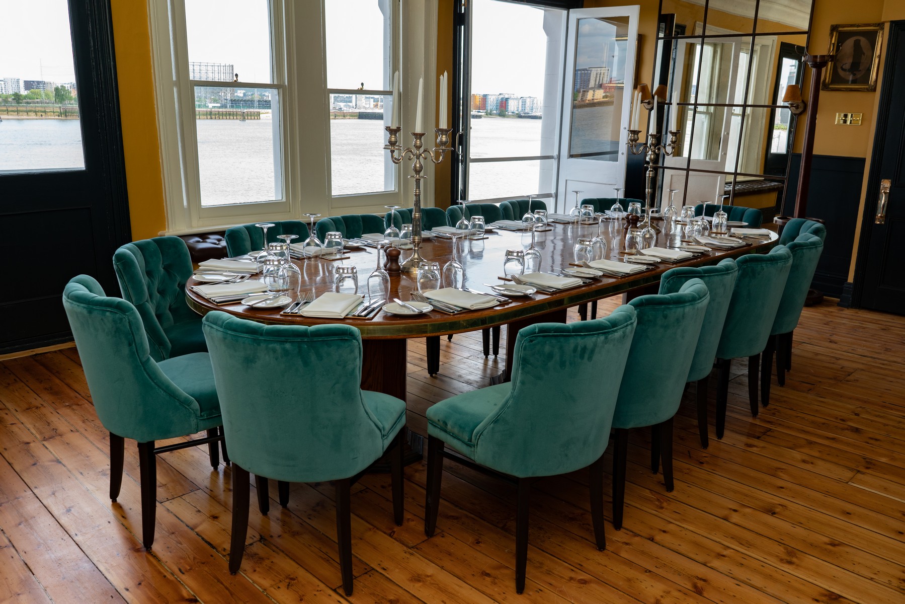 Elegant dining table in The River Room, ideal for upscale events and meetings.