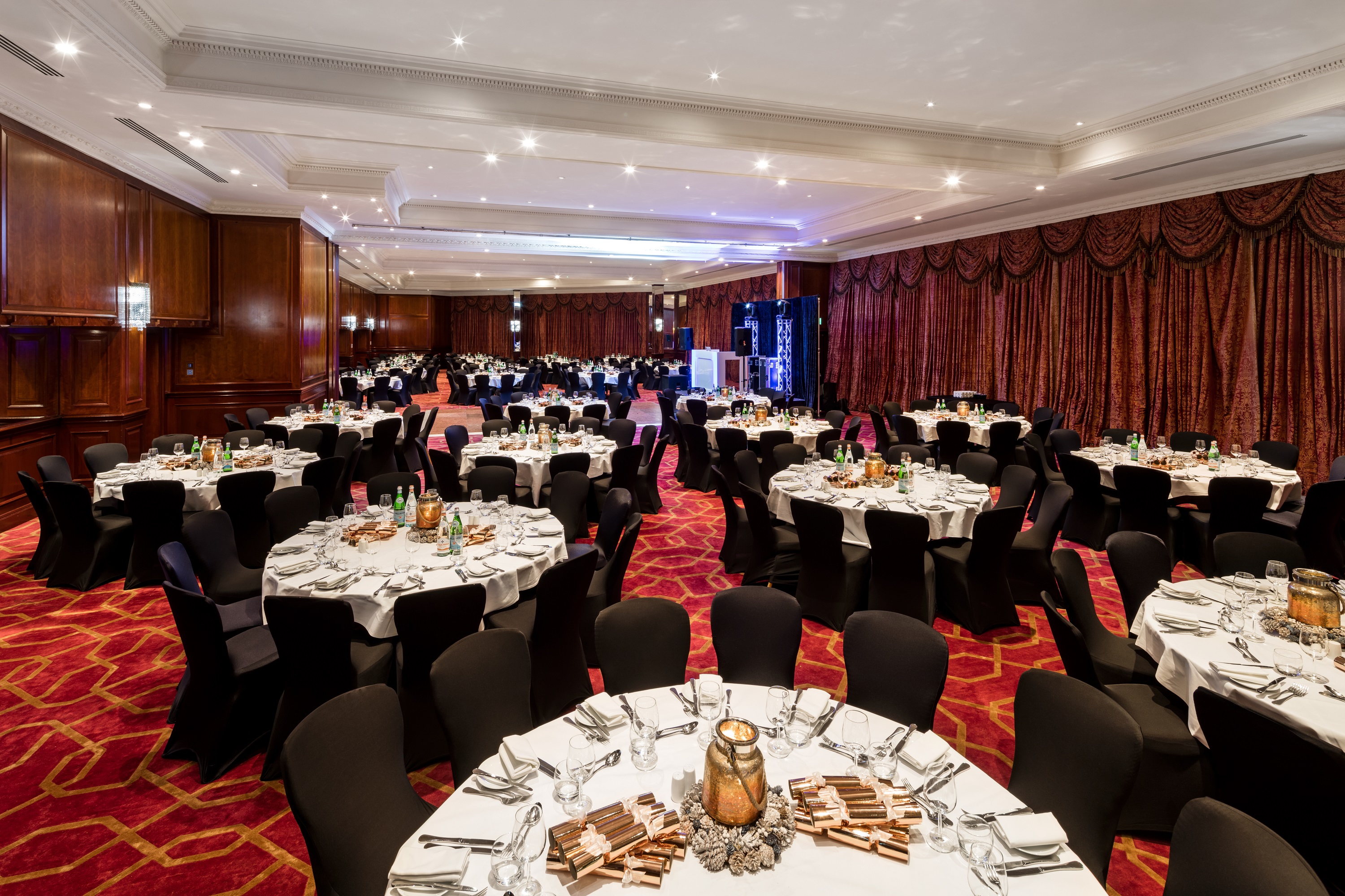 Commonwealth Suite at Radisson Blu Heathrow, elegant event space for corporate gatherings.