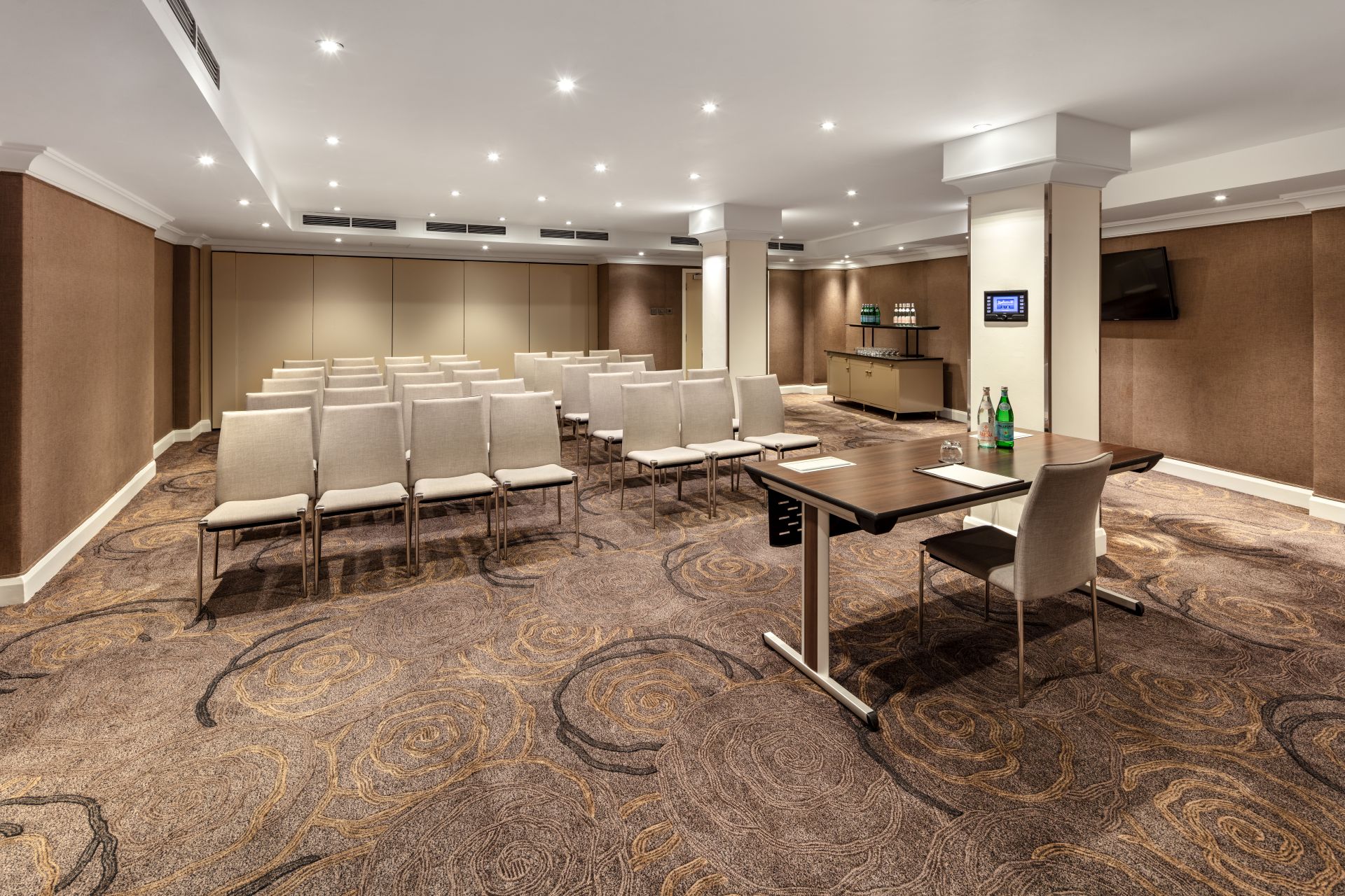 Private Room 12 - eb198189-a141-406e-881e-511e3908b83e.jpg