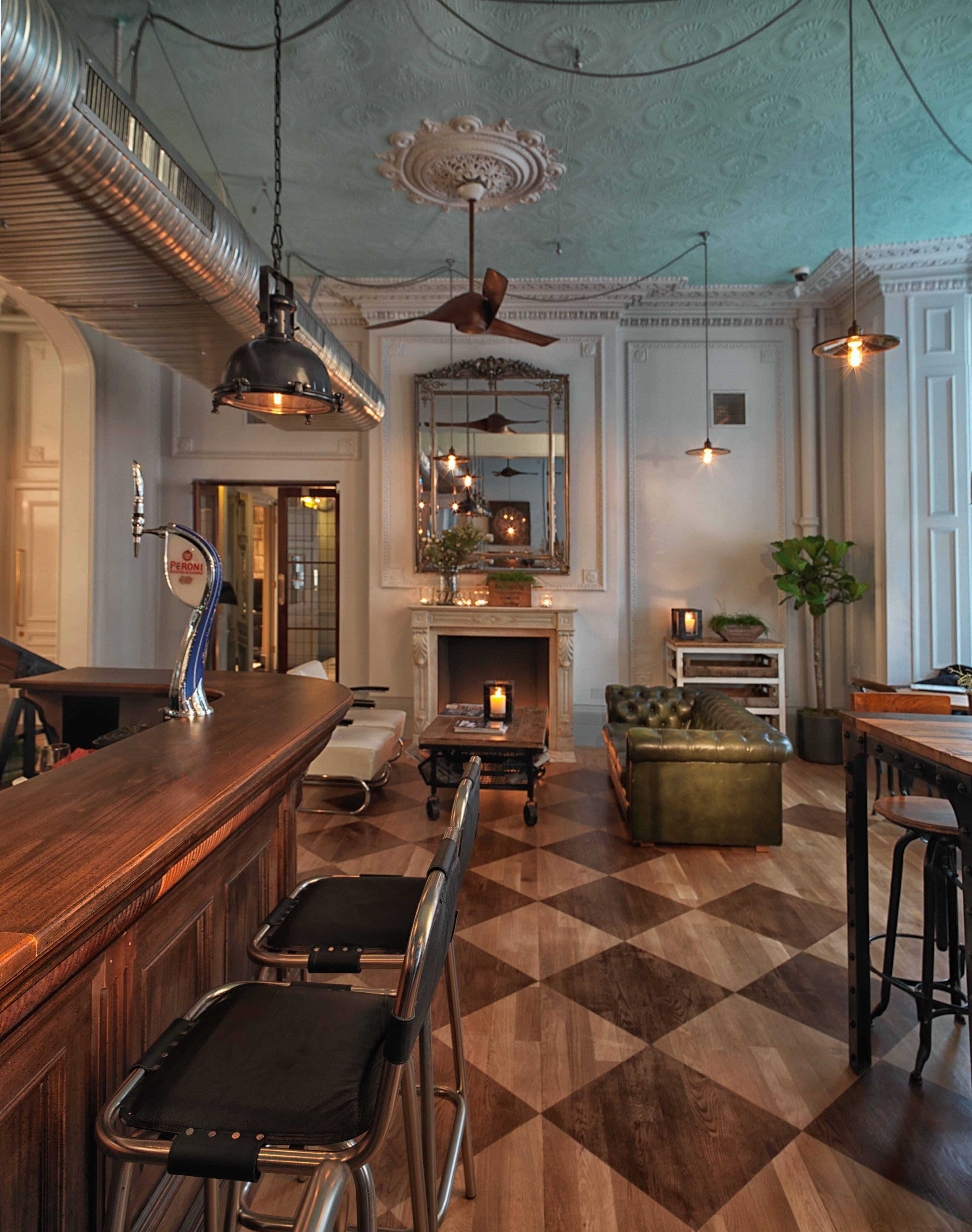 Edwardian Suite - xjn2slajdd5.jpg