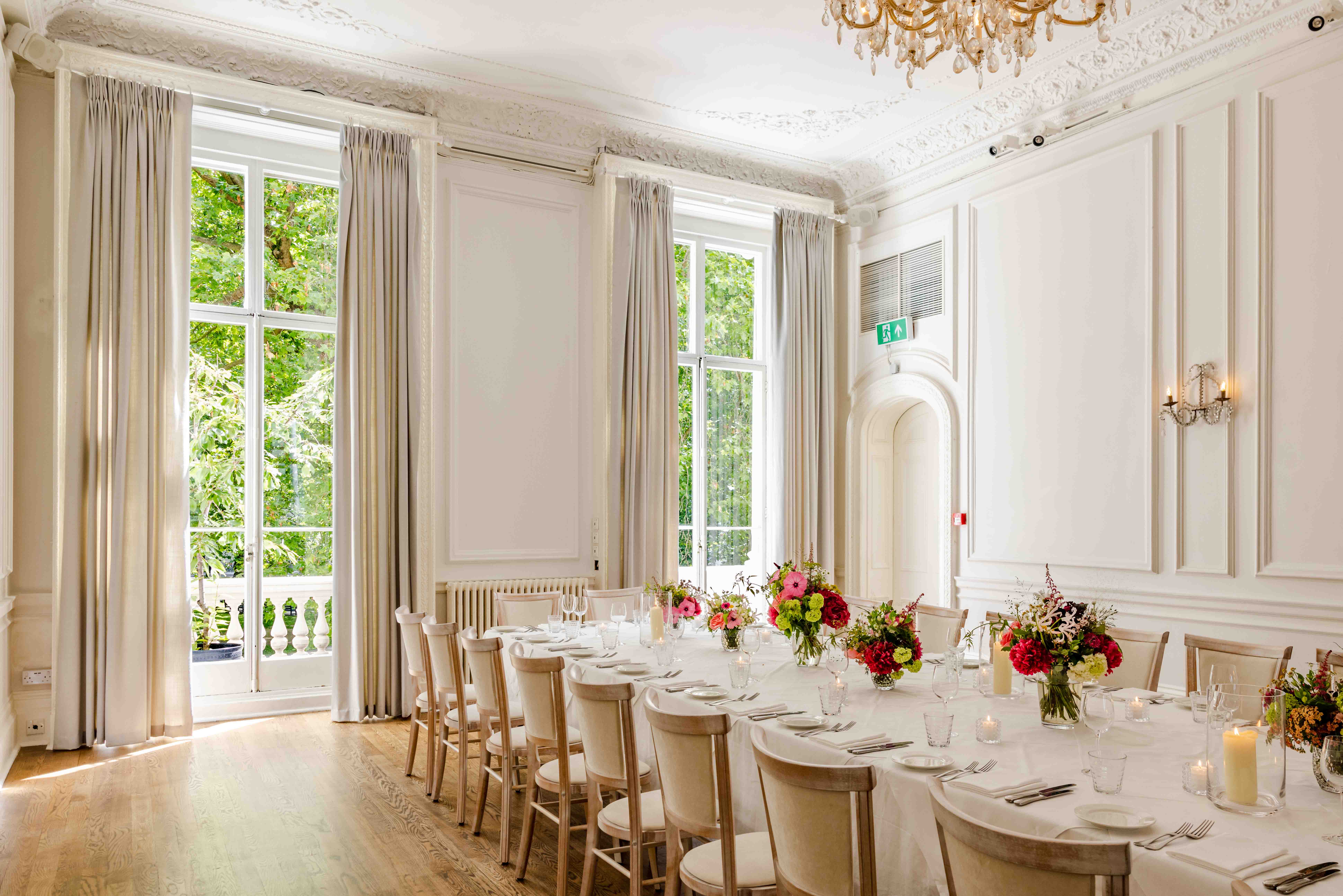 Ballroom - ofszyngjxej.jpg